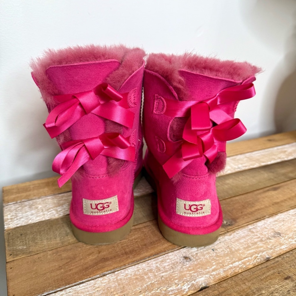 UGG Pink Fuchsia Bailey Bow Ugg Boots with Satin Bows Size 5 Women’s - Picture 4 of 12